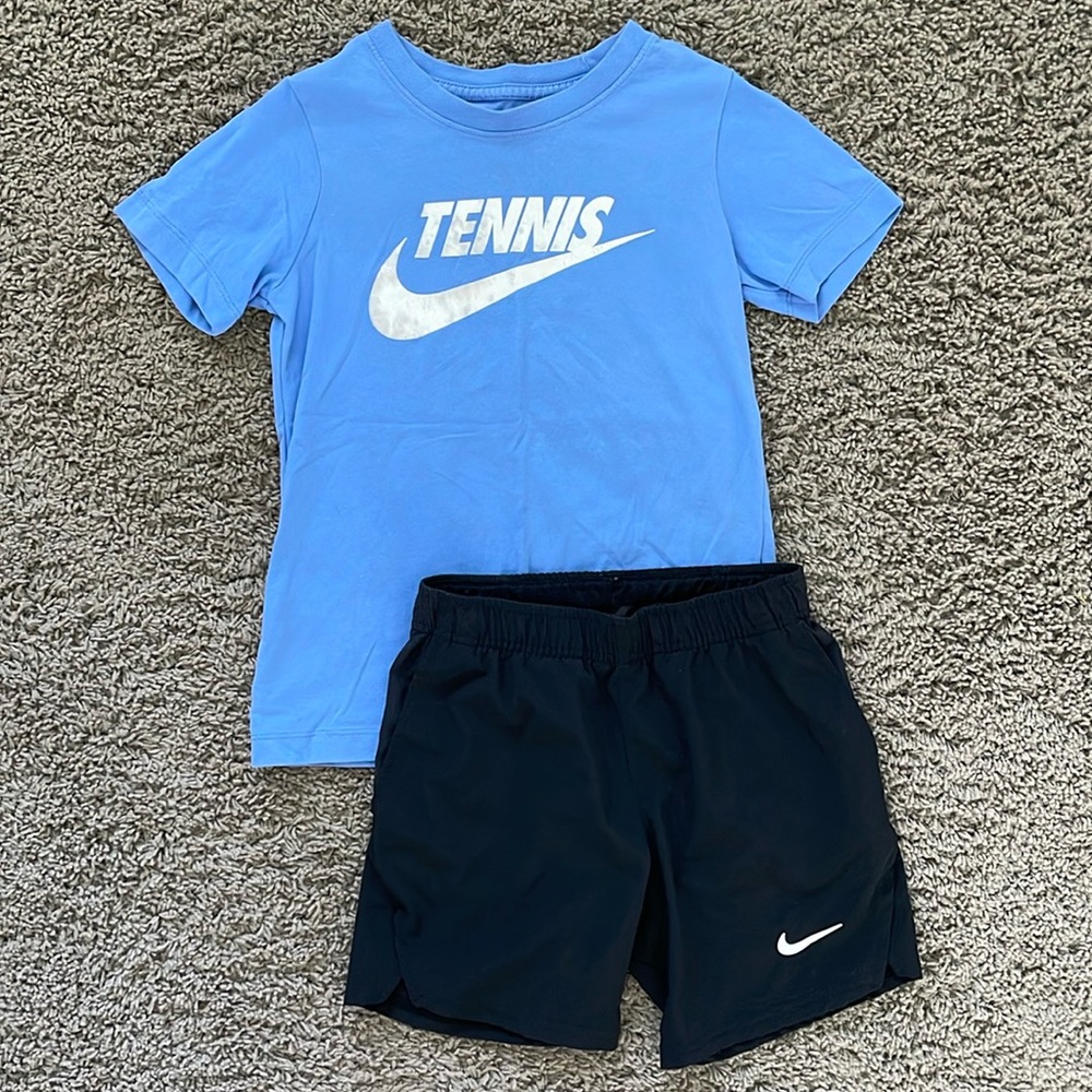 Nike Boys Tennis Shirt and Shorts Size XS